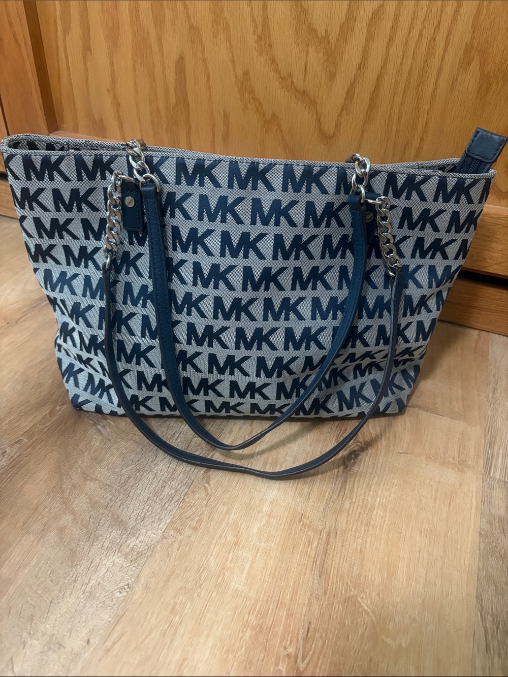 Michael Kors Jet Set Chain Signature Jacquard Navy Purse/Tote/Shoulder Bag